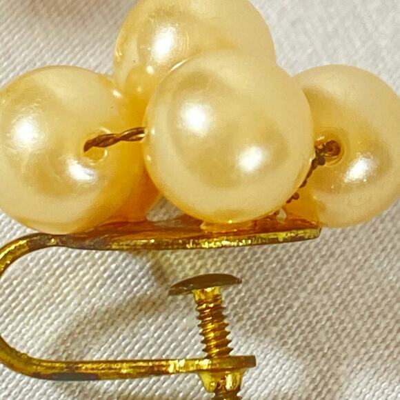 Vintage Pearly Bead Wired Cluster Earrings Screw Back - Picture 7 of 8
